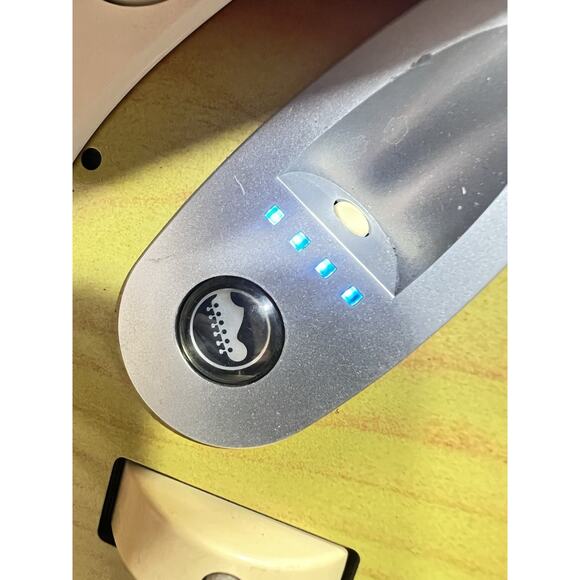 Nintendo Wii RockBand Guitar Fender Stratocaster w Strap NWGTS2 No Dongle Tested - Picture 6 of 6